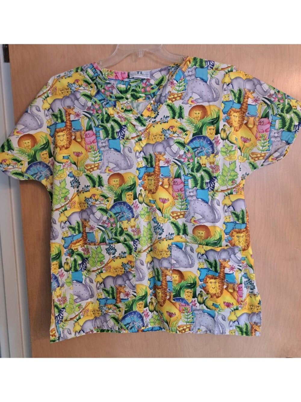 TL Uniforms Jungle Lions Elephants Giraffes Scrub Top Medium Yellow Multicolor